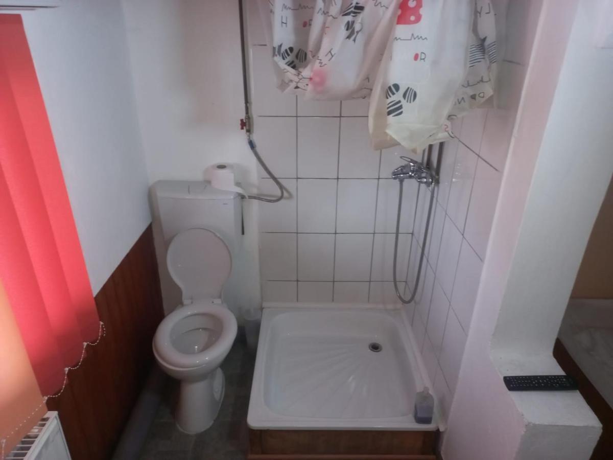 Double Room With Private Bathroom By Osteria Constantino 트르고비슈테 외부 사진